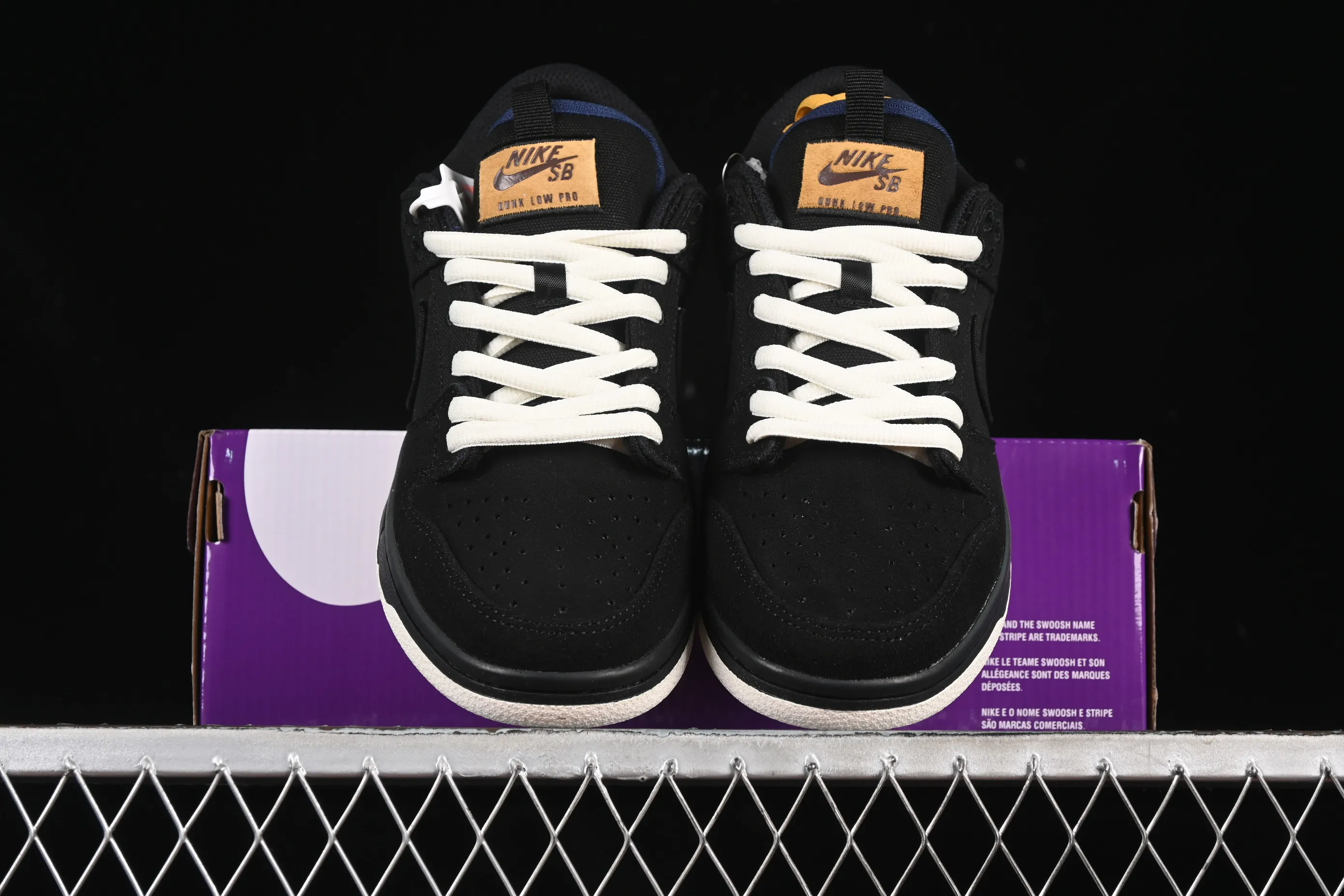 All categories Nk SB Dunk series Nk SB Dunk Low low-top sneakers Nike SB Dunk Low black hole SB low-top sports and leisure sneakers DX6775-400